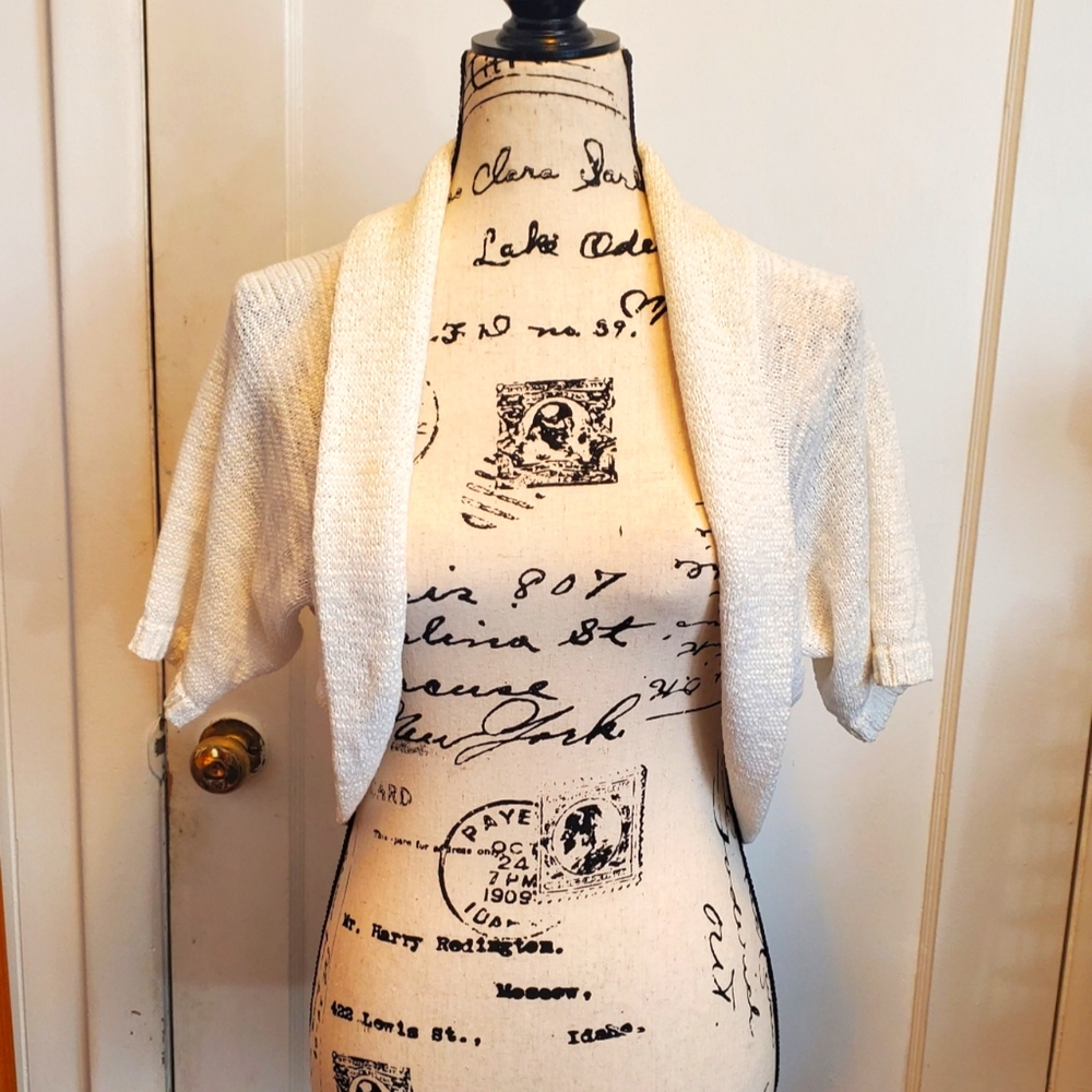 GUC Cream Retro Shrug